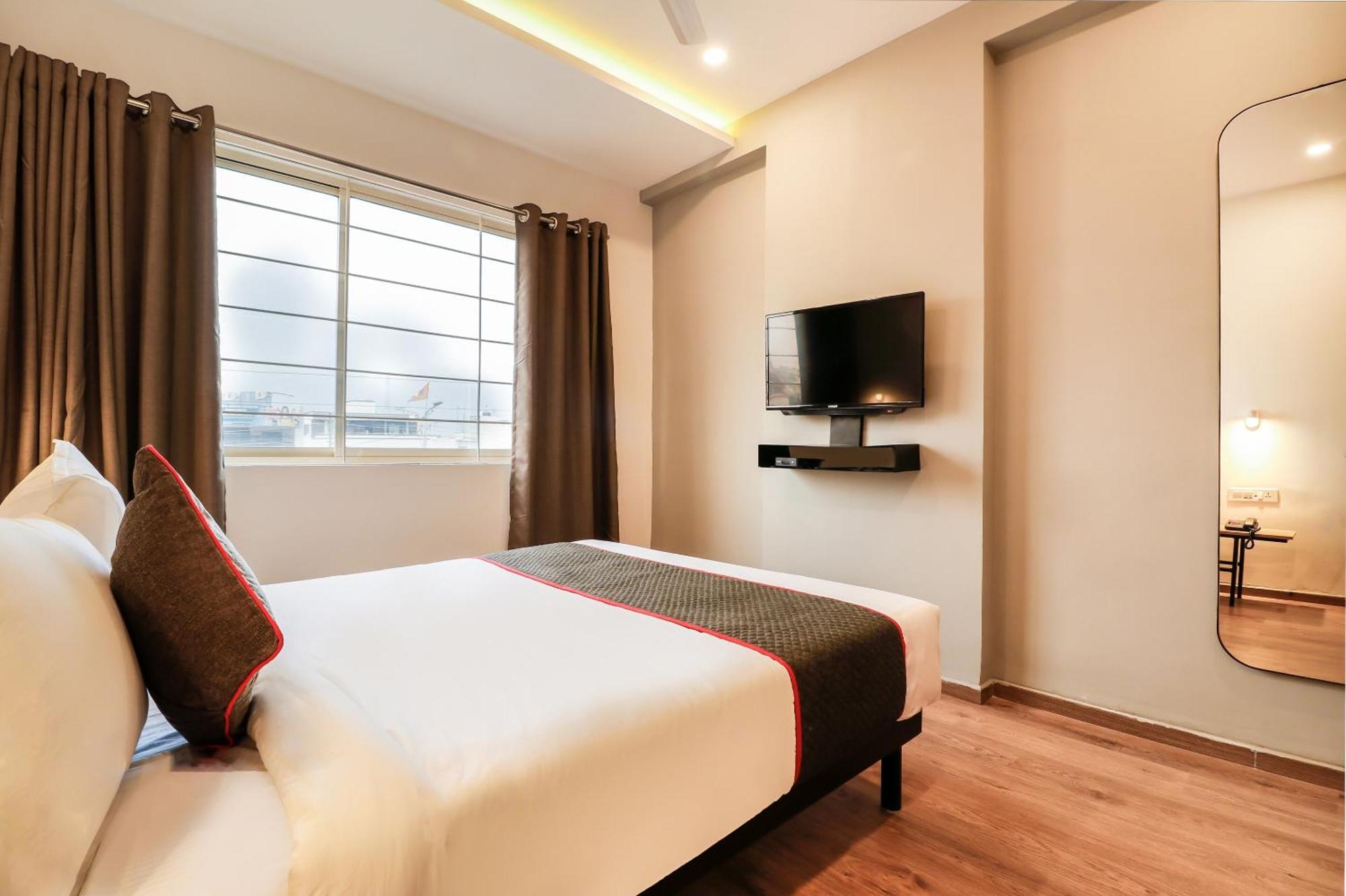 Super Townhouse The Landmark Indore Exterior photo